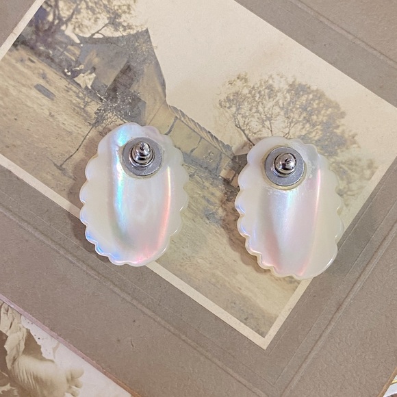 Vintage Mother of Pearl Scalloped Iridescent Shell Pierced Ear Earrings - Picture 9 of 16